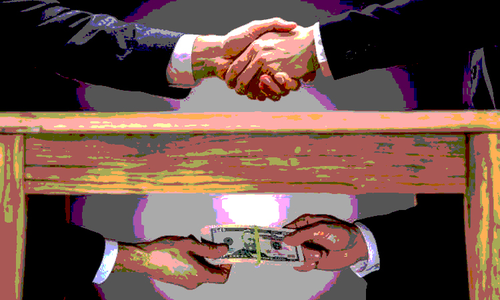 उत्तर प्रदेश: जनसुनवाई में रिश्वत की शिकायत पर ऊर्जा मंत्री सख्त, लाइनमैन बर्खास्त व जेई निलंबित