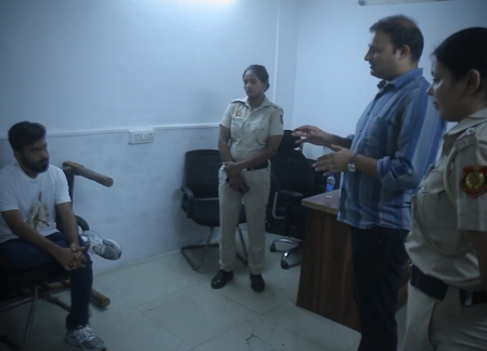 दिल्ली पुलिस ने सीजेपी के आरोपों का किया खंडन, अभिजीत दिपके की दादी के निधन पर मदद की पेशकश का वीडियो जारी