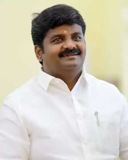 सरकारी अस्पतालों में खाली पदों के संकट को दूर नहीं कर रही डीएमके सरकार : सी. विजयभास्कर