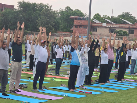 जामिया के कुलपति मजहर आसिफ ने अंतर्राष्ट्रीय योग दिवस समारोह का नेतृत्व किया