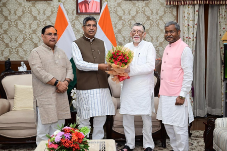 झारखंड प्रदेश भाजपा के शीर्ष नेताओं ने राज्यपाल से की मुलाकात, छात्र आंदोलन समेत राज्य के मौजूदा हालात से कराया अवगत