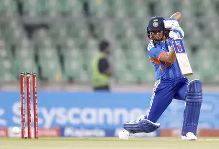 भारत बनाम श्रीलंका: हरमनप्रीत-अमनजोत की जोड़ी ने महिला टी20 क्रिकेट में बनाया रिकॉर्ड