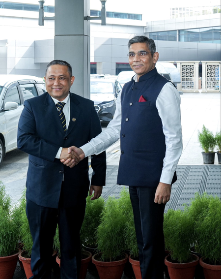 नेपाल के विदेश मंत्री शिशिर खनाल तीन दिवसीय भारत दौरे पर नई दिल्ली पहुंचे