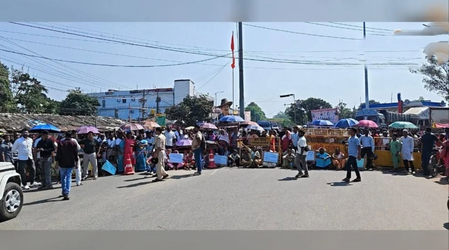 खूंटी में चर्च से जुड़े स्कूल प्रिंसिपल पर कातिलाना हमले पर उबला जनाक्रोश, जिला मुख्यालय में छह घंटे से जाम
