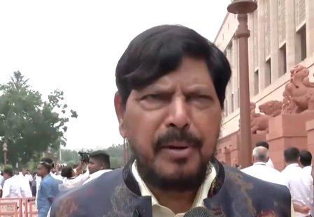एनडीए सांसदों का विपक्ष पर आरोप,  'जनता को गुमराह करने के लिए सदन में शोर मचा रहा है विपक्ष'