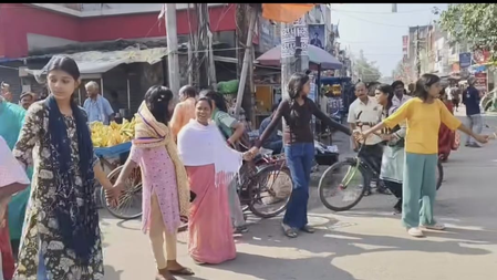 हजारीबाग सदर अस्पताल में महिला की मौत पर बवाल, परिजनों और स्थानीय लोगों ने किया सड़क जाम