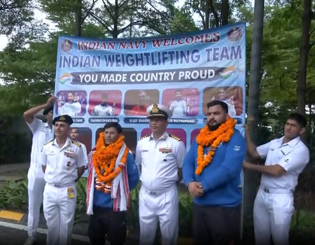 'देश के लिए मेडल जीतकर बहुत खुश हूं', भारत लौटने पर मीराबाई चानू, लवप्रीत समेत वेटलिफ्टिंग टीम का हुआ भव्य स्वागत