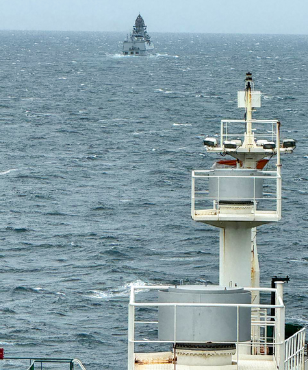 लेबनान पर हमले के बाद होर्मुज से टैंकर गुजरने पर ईरान ने लगाई रोक