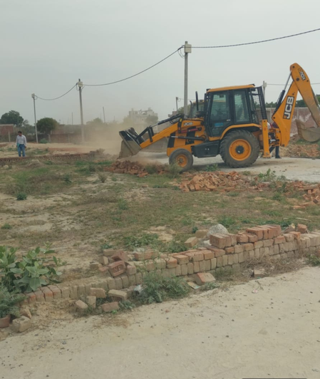 ग्रेटर नोएडा में डूब क्षेत्र पर चला बुलडोजर, 15 हजार वर्ग मीटर जमीन अतिक्रमण मुक्त