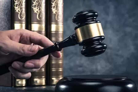 बॉम्बे हाई कोर्ट में जीशान सिद्दीकी की सुरक्षा याचिका पर सुनवाई, महाराष्ट्र सरकार को दिया निर्देश