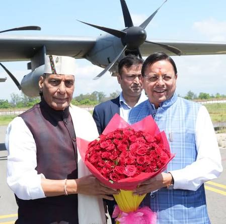 सीएम धामी ने हल्द्वानी में रक्षा मंत्री किया स्वागत, कहा-राजनाथ सिंह का आना हमारे लिए गर्व की बात