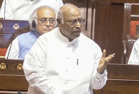 संसद में पहले ही दिन हंगामा, नहीं चल सकी राज्यसभा, कार्यवाही 6 बार स्थगित