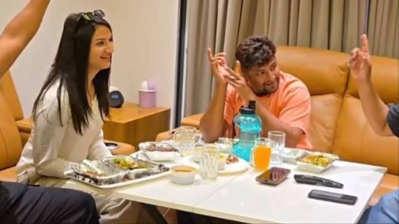 लड़के से लड़की बने अनाया बांगर का टीम इंडिया के इस क्रिकेटर ने नहीं छोड़ा साथ, अब घर बुलाकर फैमिली से कराई मुलाकात