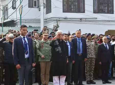 जम्मू-कश्मीर में अंतरराज्यीय आतंकी मॉड्यूल का भंडाफोड़, उपराज्यपाल ने पुलिस की बहादुरी को सराहा