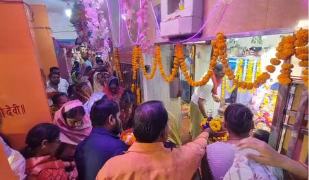 कन्नौज के मां फूलमती देवी मंदिर में श्रद्धालुओं का तांता, सीसीटीवी और ड्रोन से की जा रही निगरानी