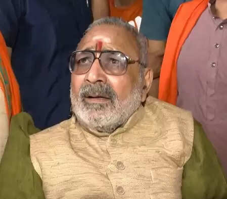 बिहार में शांति और सुरक्षा के लिए एनडीए सरकार जरूरी: गिरिराज सिंह