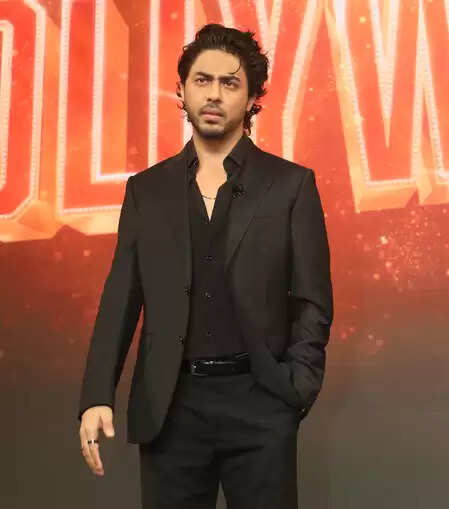 सिंहावलोकन 2025 : सोनू सूद से आर्यन खान तक, इस साल निर्देशन में उतरे ये सितारे