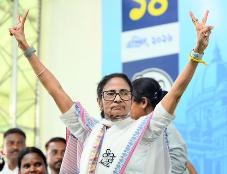 बंगाल चुनाव: अमित शाह आज चार जनसभाओं को करेंगे संबोधित, ममता बनर्जी करेंगी दो रोड शो