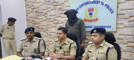 जमशेदपुरः शादी के दबाव से परेशान होकर महिला की हत्या कर नहर में फेंक दिया था शव, आरोपी गिरफ्तार