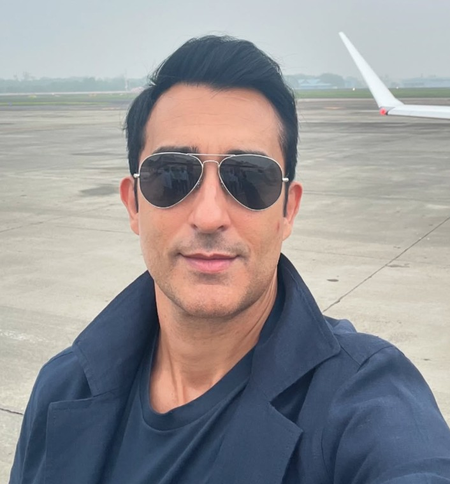 सुपरस्टार पिता के बेटे होकर भी बॉलीवुड से दूर रहा बचपन, राहुल खन्ना ने खुद बताई थी वजह