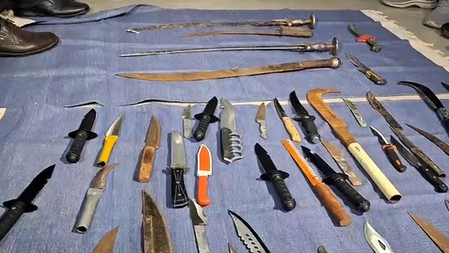 ऑपरेशन 'रैम्बो' : सूरत के 11 थाना क्षेत्रों से 72 आरोपी गिरफ्तार, कई हथियार बरामद