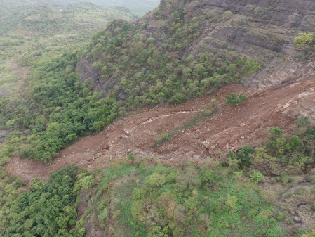 भारी बारिश के बाद तांदुलवाड़ी किले का मुख्य मार्ग बंद, पर्यटकों से फिलहाल यात्रा टालने की अपील