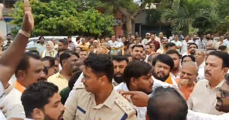 आंध्र प्रदेश: पूर्व मंत्री विदादला रजनी से दुर्व्यवहार मामले में एसआई पर गिरी गाज, निर्वाचन आयोग ने कार्रवाई के दिए निर्देश