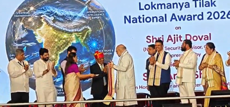 गृह मंत्री अमित शाह ने अजीत डोभाल को लोकमान्य तिलक नेशनल अवॉर्ड से किया सम्मानित