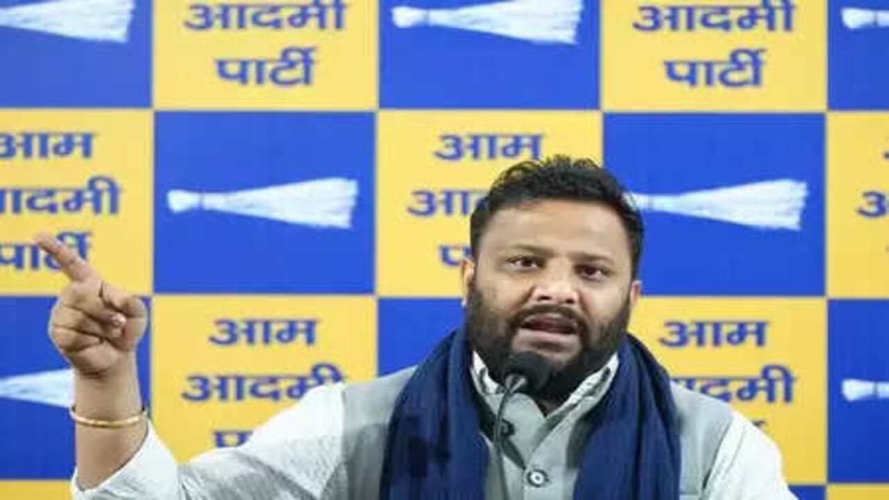 बिगड़ती कानून व्यवस्था को लेकर ‘आप’ विधायक कुलदीप कुमार ने दिल्ली पुलिस कमिश्नर से मांगा मिलने का समय