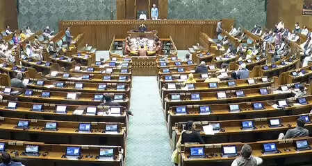 लोकसभा में हंगामा, विपक्ष की मांग- 'जी राम जी' बिल को स्थायी समिति या जेपीसी को भेजा जाए