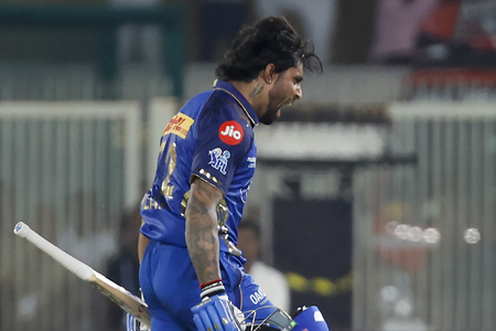 आईपीएल 2026: सिर्फ 45 गेंदों में शतक, तिलक वर्मा ने आईपीएल में बनाया रिकॉर्ड