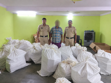 दिल्ली पुलिस ने 1073 किलोग्राम से अधिक पटाखे जब्त किए, 10 एफआईआर दर्ज