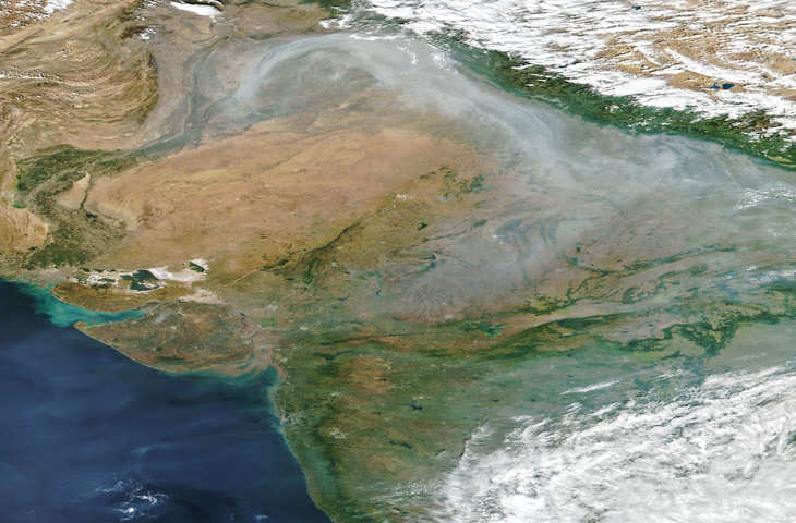 नासा ने सैटेलाइट इमेज में दिखाया दिल्ली का जहरीला धुंआ