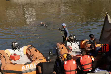 भारत व नेपाल की सेना को बादल फटने, भूकंप, नदी की तेज धारा में फंसे लोगों को निकालने का प्रशिक्षण