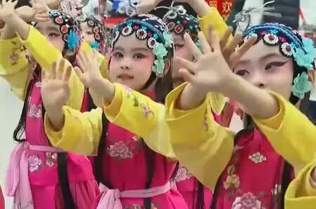 सीएमजी का 2026 वसंत त्योहार गाला का पहला रिहर्सल आयोजित