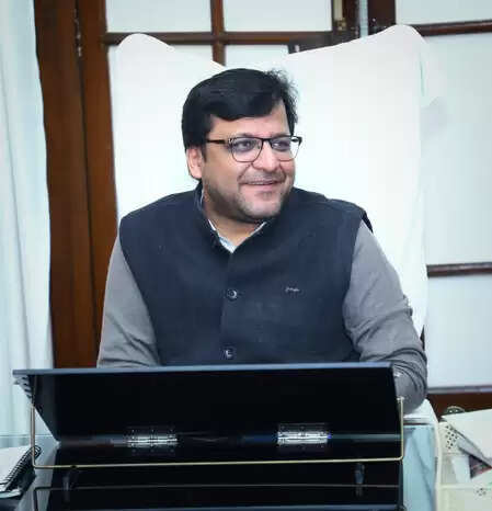 आबकारी राजस्व में उछाल: दिसंबर तक 39,695 करोड़ रुपए की कमाई, अवैध शराब पर सख्त प्रहार