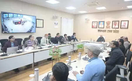 नकल में शामिल विद्यार्थियों के अभिभावकों को बुलाकर उनसे करें संवाद: राज्यपाल