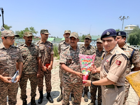 श्री अमरनाथ यात्रा के लिए केंद्र की ओर से तैनात सीआरपीएफ कंपनियों का जम्मू-कश्मीर पुलिस ने स्वागत किया