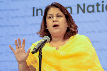 2009 में योगी आदित्यनाथ ने महिला आरक्षण बिल का किया था विरोध, नारी शक्ति से माफी मांगें: सुप्रिया श्रीनेत