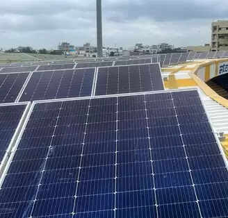 भारत की सौर ऊर्जा क्षमता वित्त वर्ष 2028 तक लगभग 216 गीगावाट होने का अनुमान