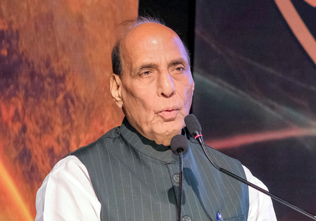 'ऑपरेशन सिंदूर' की वर्षगांठ पर राजनाथ सिंह ने सेना के शौर्य को किया सलाम, बोले- 'हमारे सशस्त्र बल हर चुनौती को तैयार'
