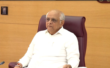 गुजरात : सीएम भूपेंद्र की अध्यक्षता में हुई हाई-लेवल मीटिंग, जरूरी चीजों की मात्रा और सप्लाई पर खास रिव्यू