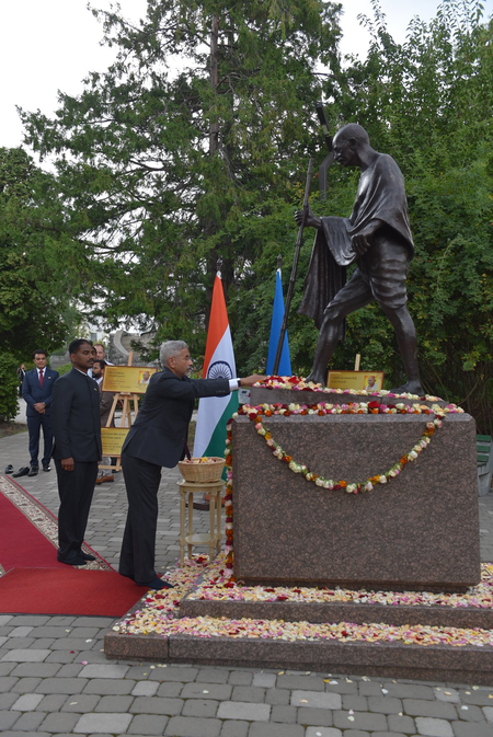 विदेश मंत्री जयशंकर ने महात्मा गांधी को श्रद्धांजलि देकर कीव दौरा किया खत्म