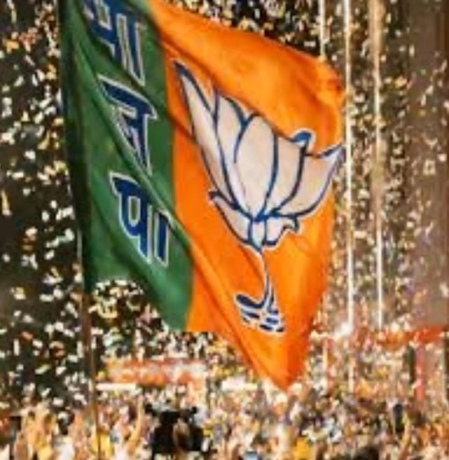 बंगाल के रुझानों से गदगद हुआ बॉलीवुड, हेमा मालिनी बोलीं- 'लोकतंत्र की जीत', मुंतशिर ने दी 'भगवा शुभकामनाएं'