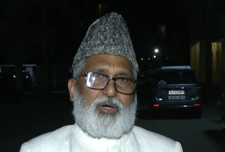 'रोड पर नमाज बंद करो, मस्जिद में शिफ्ट में पढ़ें'; उत्तराखंड मदरसा शिक्षा बोर्ड के चेयरमैन ने सीएम योगी के बयान का किया समर्थन