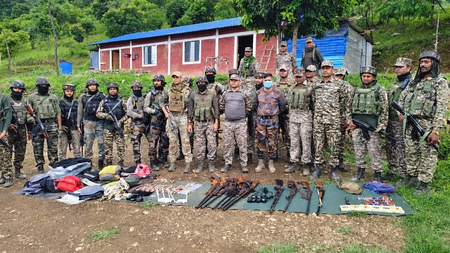 मणिपुर में सुरक्षाबलों की बड़ी कार्रवाई, 7 गिरफ्तार, 39 बंकर नष्ट, एक उग्रवादी ढेर