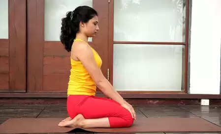 जानिए क्यों है वज्रासन एकमात्र ऐसा आसन जिसे खाने के बाद किया जा सकता है?