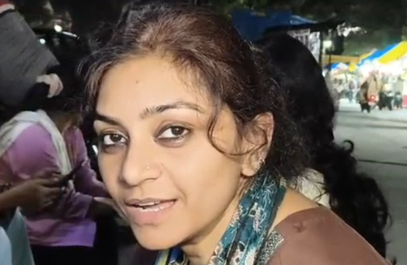 रक्षाबंधन को लेकर प्रयागराज के बाजारों में बढ़ी रौनक, राखी खरीदारी के साथ मेंहदी लगवाने का उत्साह