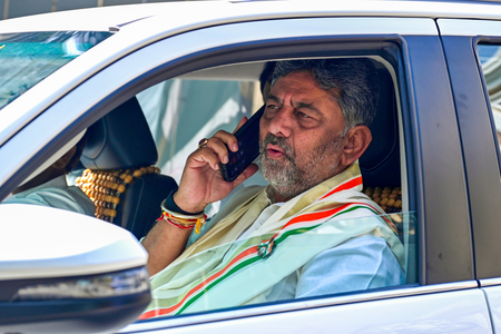 'सरकार की छवि खराब करने की कोशिश बर्दाश्त नहीं', आबकारी अधिकारियों को सीएम डीके शिवकुमार की चेतावनी