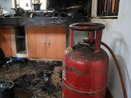 मध्य प्रदेश: ब्यावरा में सिलेंडर विस्फोट से एक की मौत, पत्नी गंभीर रूप से घायल